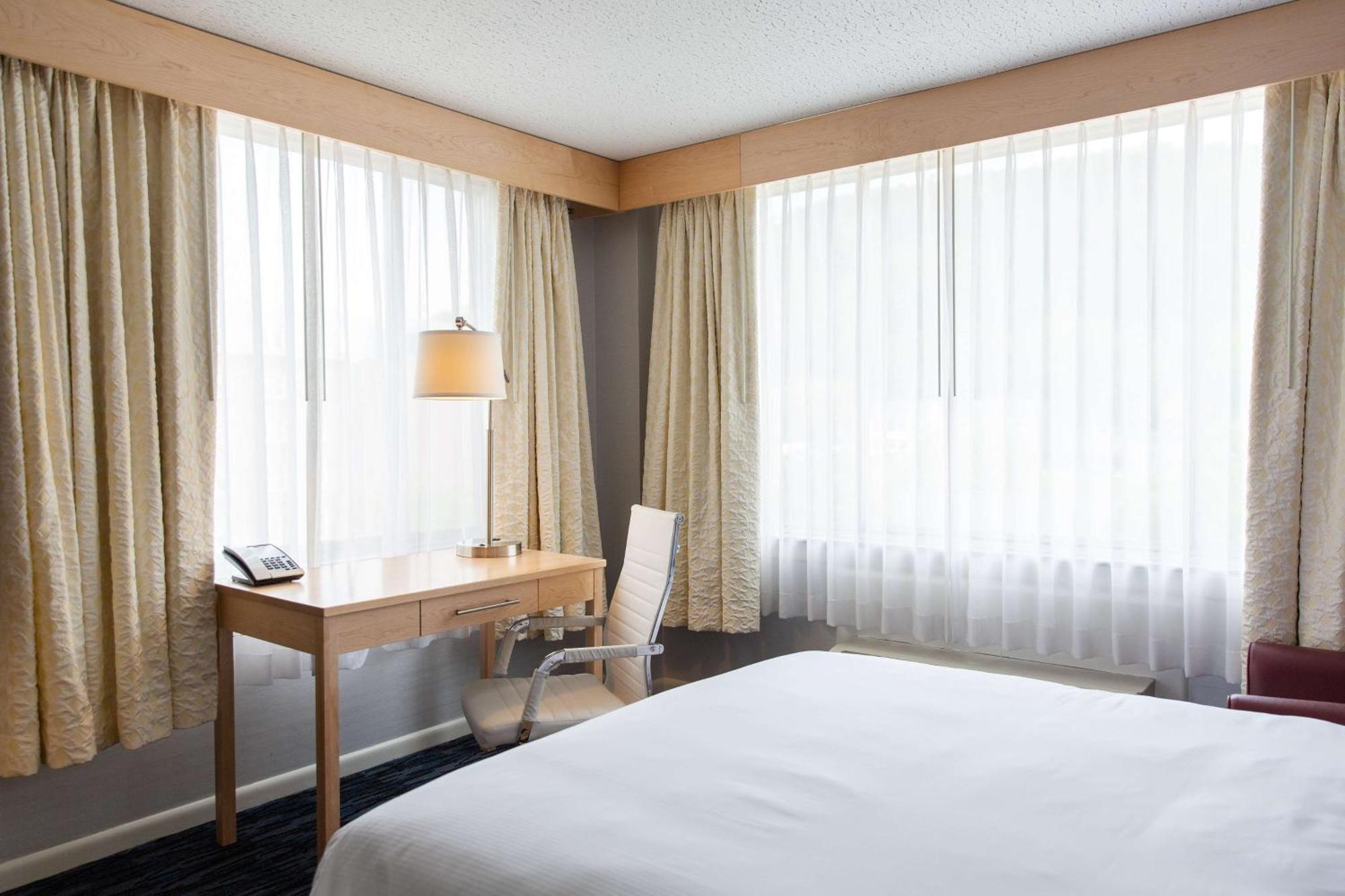 Capitol Plaza Hotel Montpelier Tapestry Collection By Hilton Екстер'єр фото