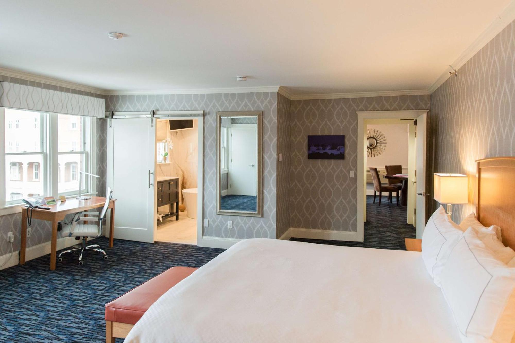 Capitol Plaza Hotel Montpelier Tapestry Collection By Hilton Екстер'єр фото